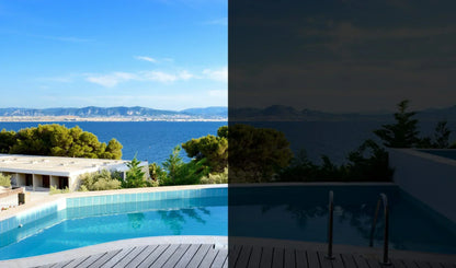 Vergleich von Aussicht durch Fensterfolie: links klare Sicht auf Pool, Meer und Berge, rechts abgedunkelt durch Sonnenschutzfolie.
