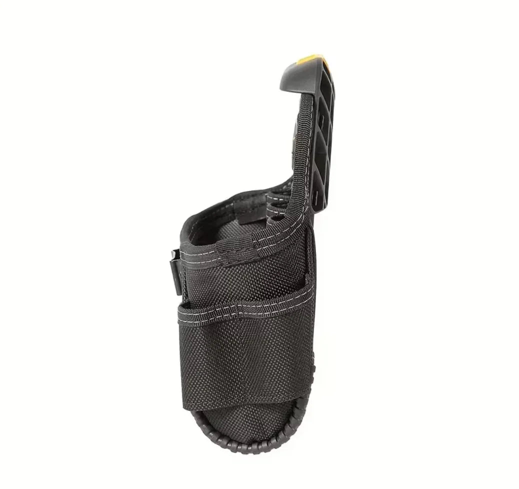 Schwarze Werkzeugtasche aus robustem Stoff mit mehreren Fächern, seitlich gezeigt