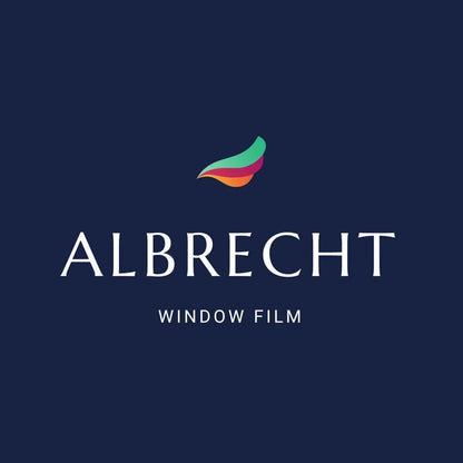 Modernes Albrecht Window Film Logo mit buntem Blattelement auf dunkelblauem Hintergrund